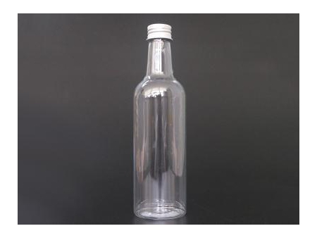 Bierflaschen und Getränkeflaschen aus Kunststoff